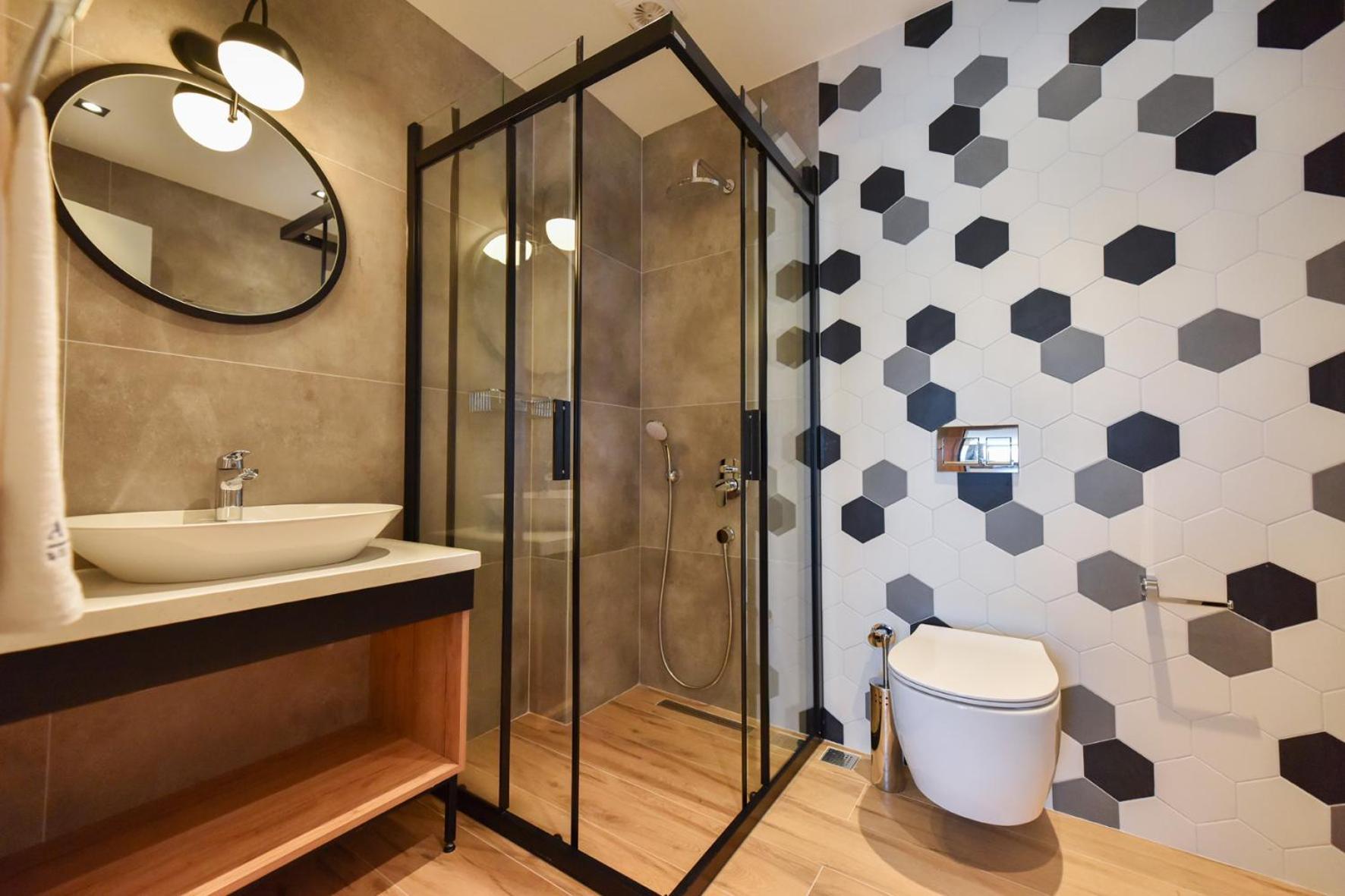 Avilia Hotel *