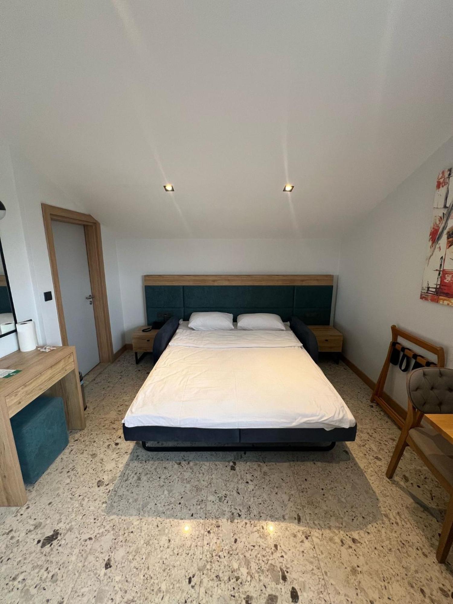 Hotel Avilia